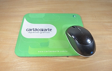 Mouse pad personalizado com fotos, textos ou logo para empresas, brindes e datas comemorativas.